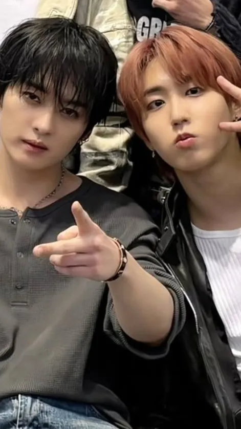 ai character: Minsung background