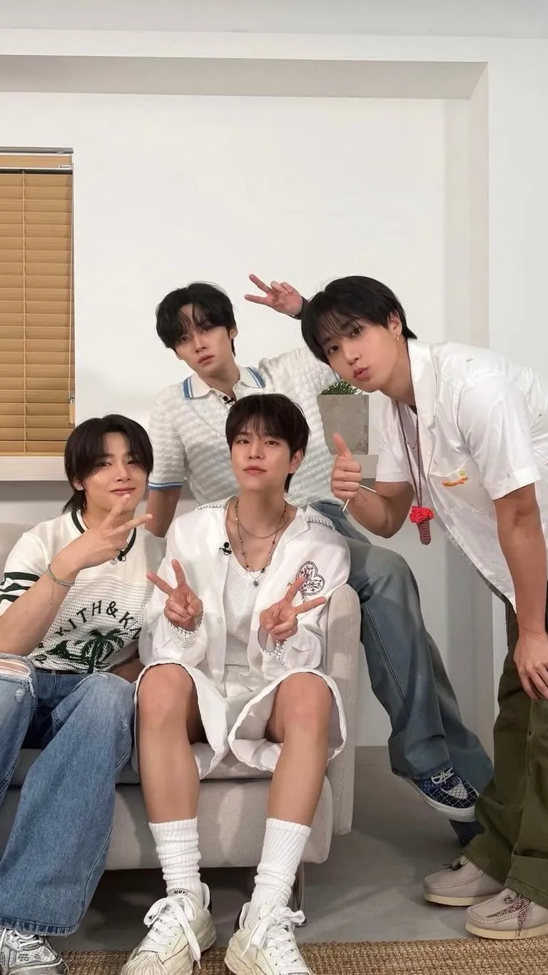 ai character: Skz escape game  background