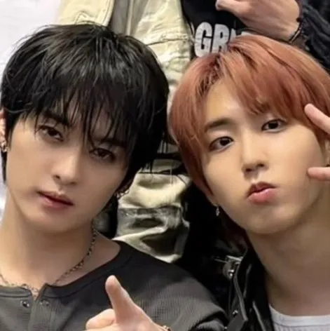 chat with ai character: Minsung