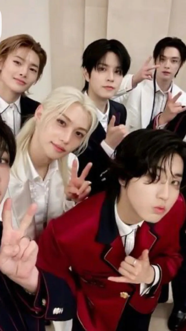 ai character: Skz grand frère background