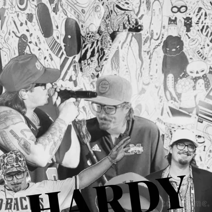 chat with ai character: HARDY