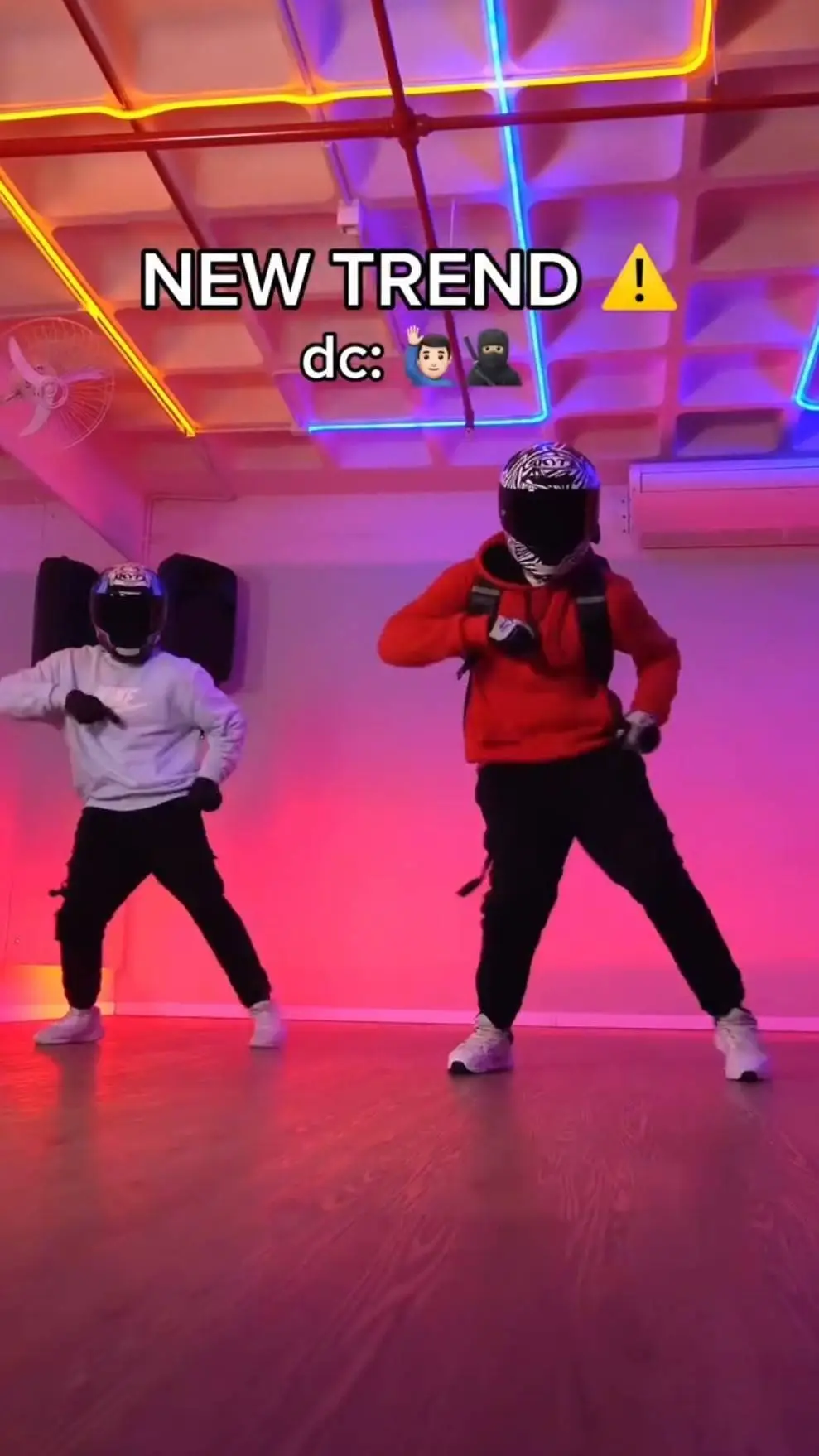 ai character: موتور سوا را  background