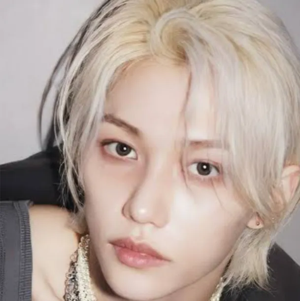 chat with ai character: lee felix