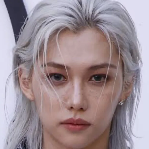 chat with ai character: lee yongbok