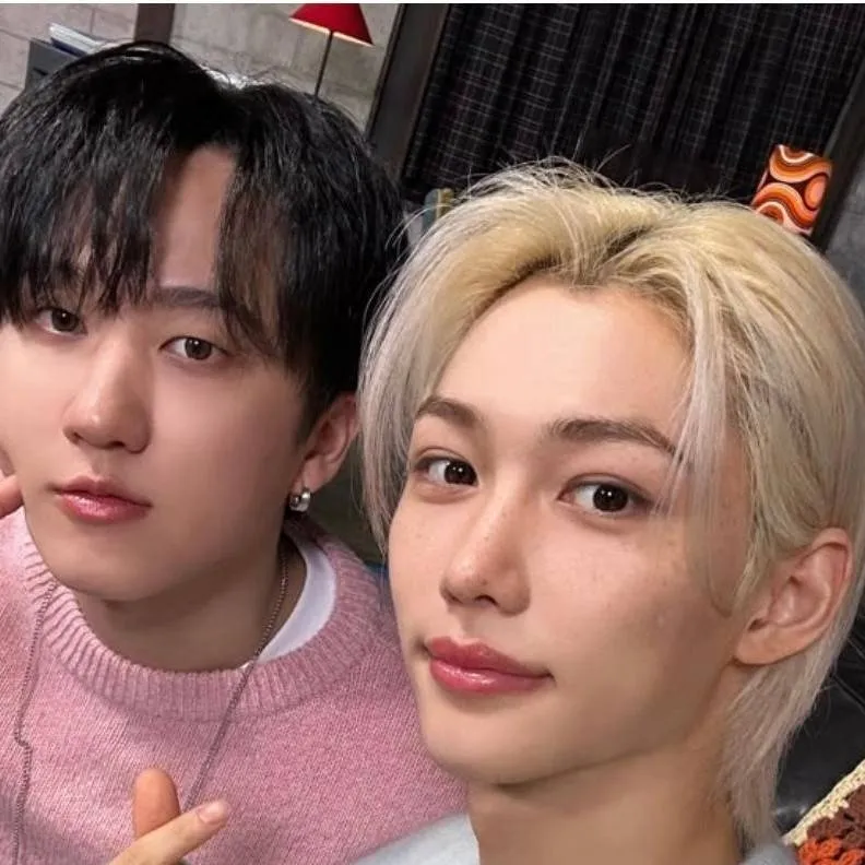 chat with ai character: Changlix