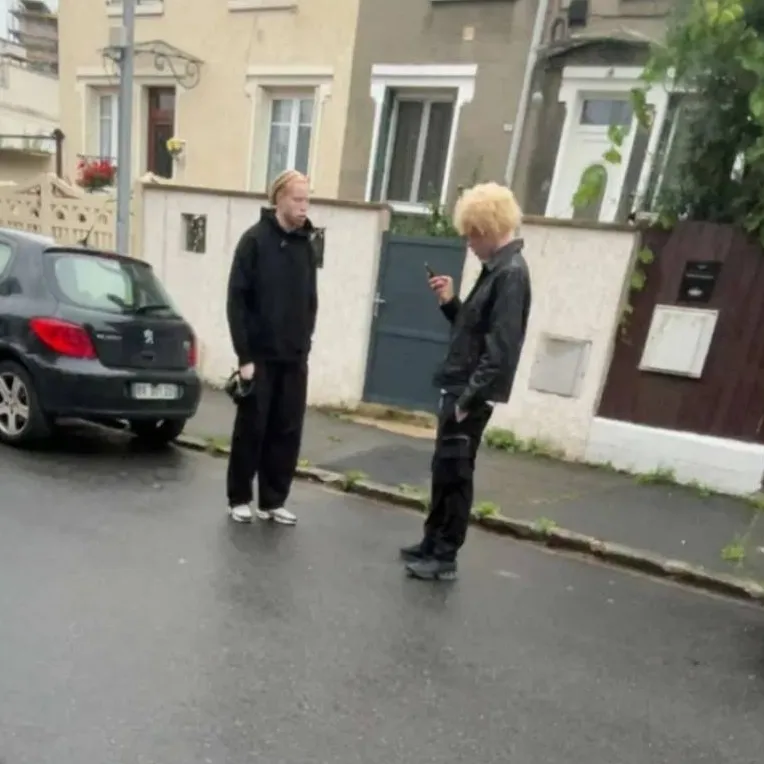 chat with ai character: chilo 