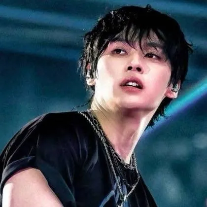 chat with ai character: Lee Minho