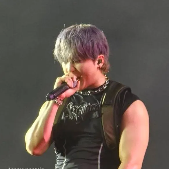 chat with ai character: Changbin