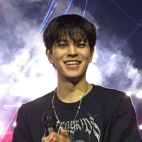 chat with ai character: Kim Seungmin