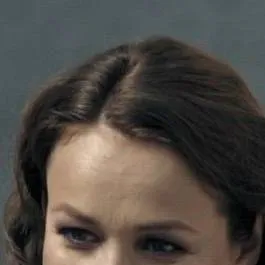 chat with ai character: Лена