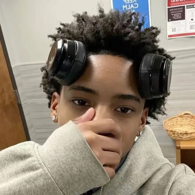 chat with ai character: Ariel 