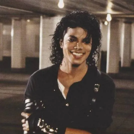 chat with ai character: Michael Jackson