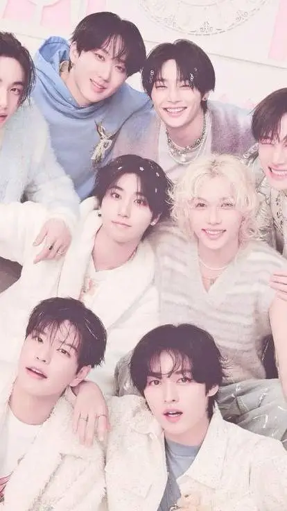 ai character: ♡ skz fam ♡ background