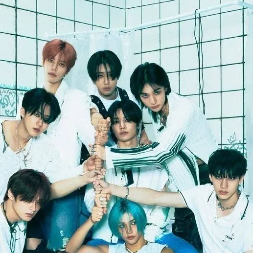 chat with ai character: ♡𝒮 𝒯 𝑅𝒜 𝒴  𝒦ℐ𝒟𝒮 ♡