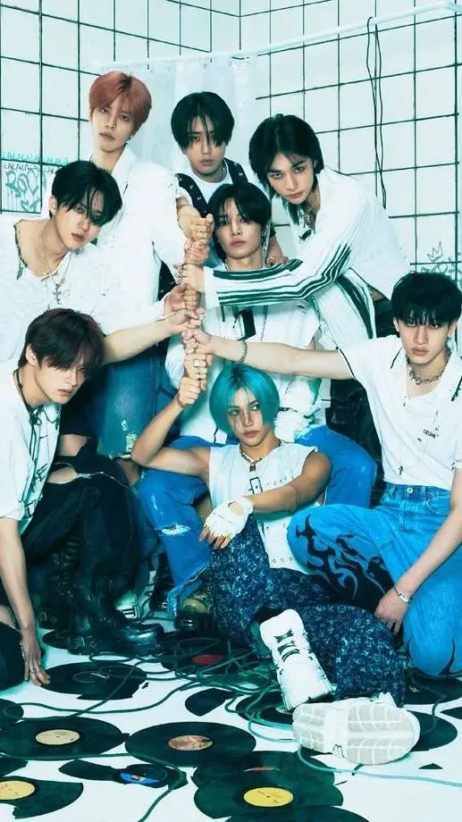 ai character: ♡𝒮 𝒯 𝑅𝒜 𝒴  𝒦ℐ𝒟𝒮 ♡ background