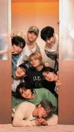 ai character: ❣︎stray kids❣︎ background