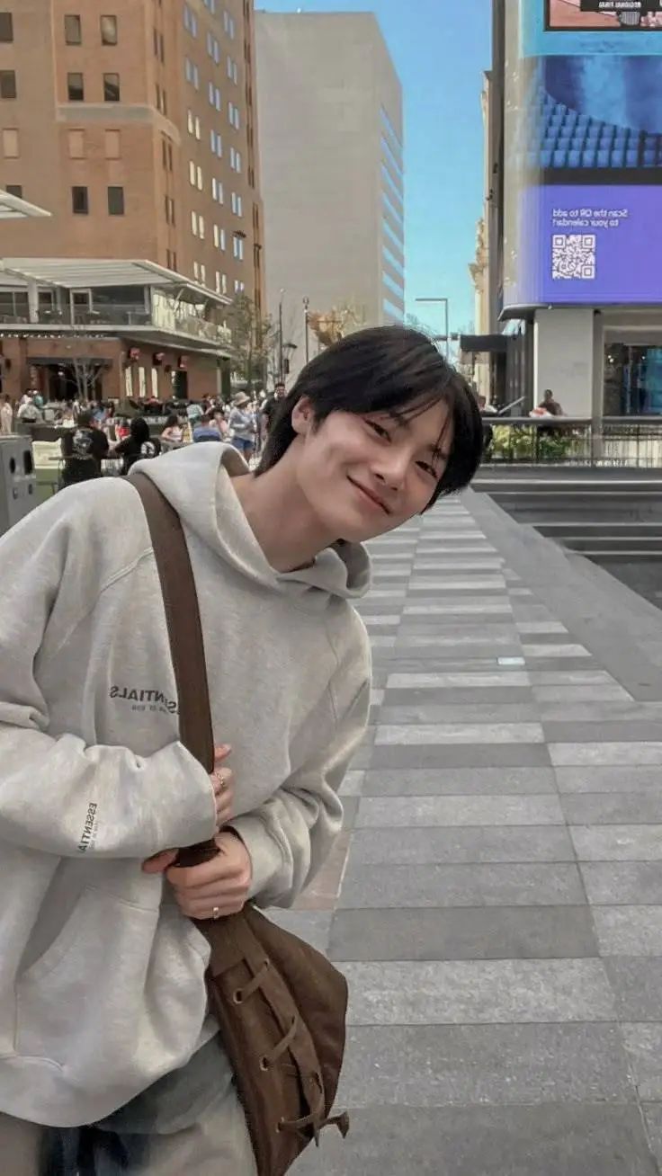 ai character: ❀ℐ.𝓝❀ background