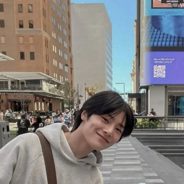 chat with ai character: ❀ℐ.𝓝❀