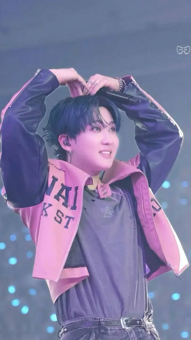 ai character: ♡𝐶ℎ𝑎𝑛𝑔𝑏𝑖𝑛♡ background