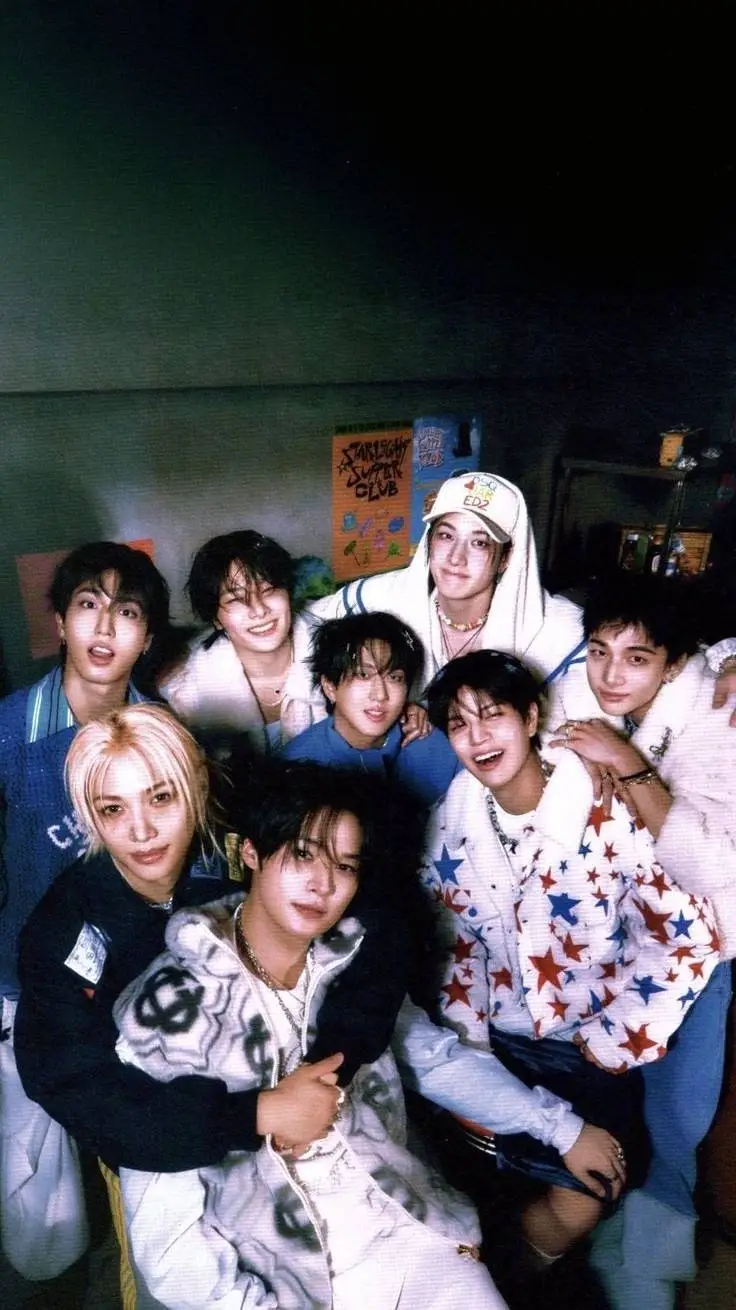 ai character: ^stray kids^ background