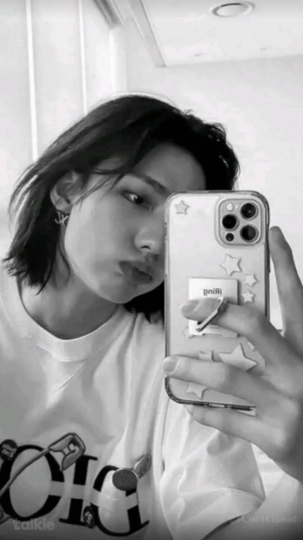 ai character: °~Hyunjin~° background