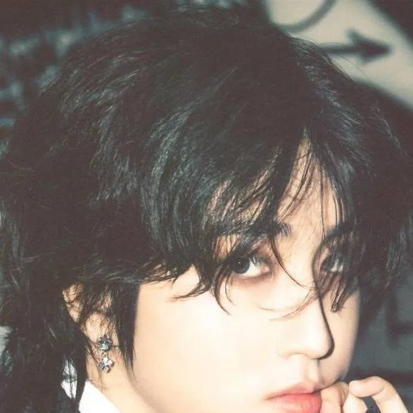 chat with ai character: °~!han!~°