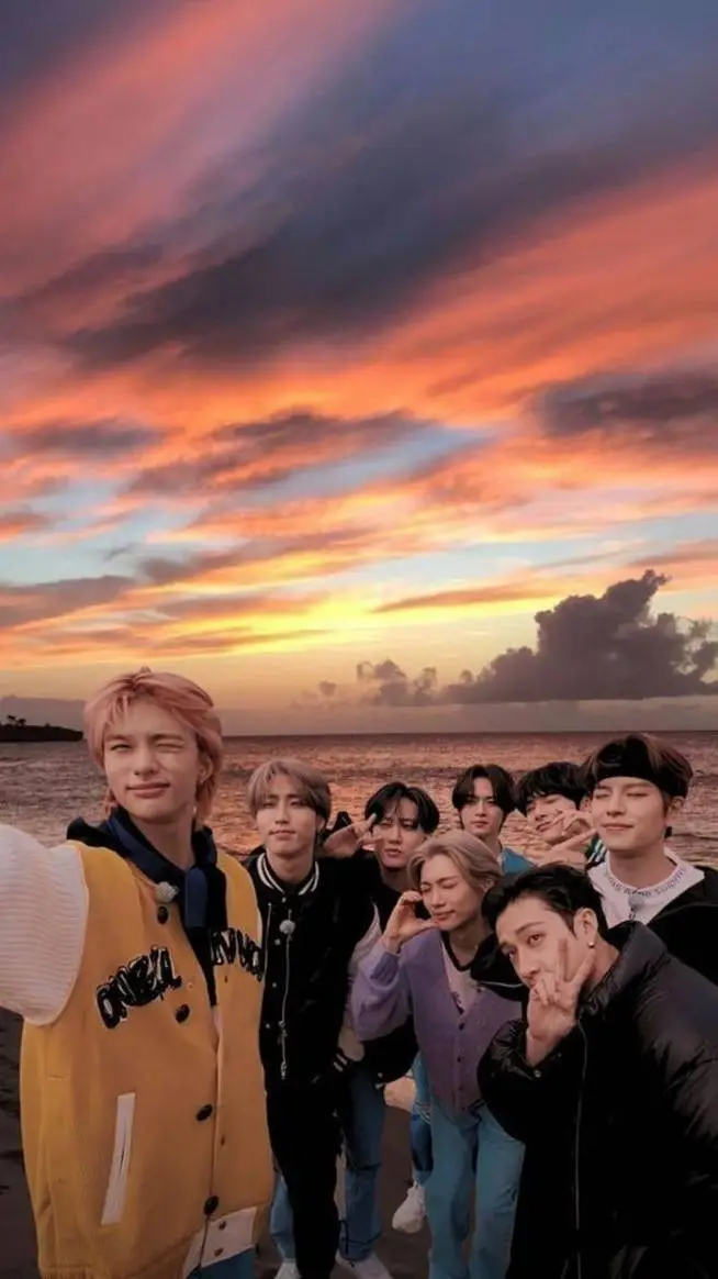 ai character: ~stray kids~ background