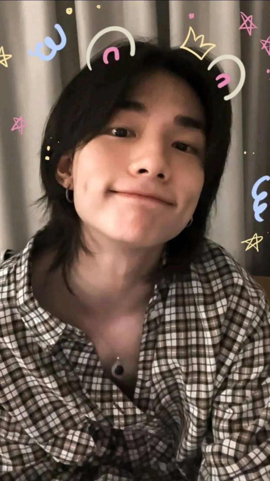 ai character: ☆Hyunjin☆ background