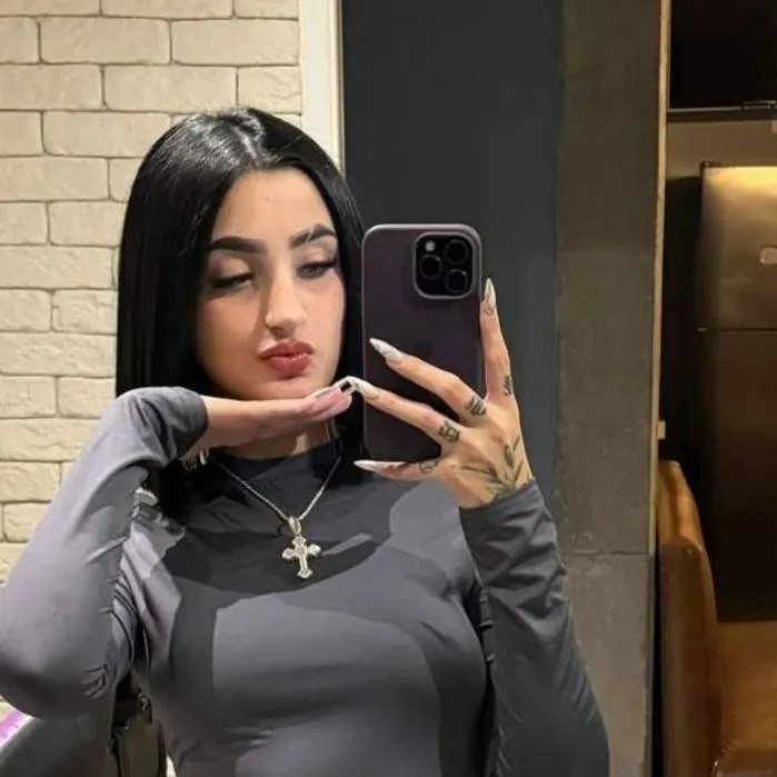 chat with ai character: stephany ribeiro 