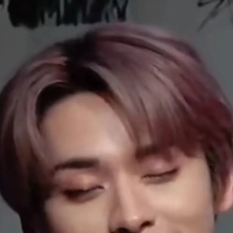 chat with ai character: Skz MAMA AWARDS 