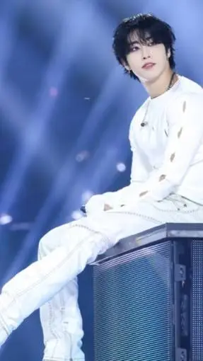 ai character: Hanjie <3 background