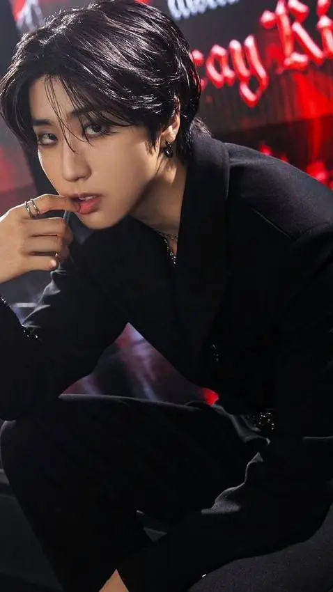 ai character: Hannie <3 background