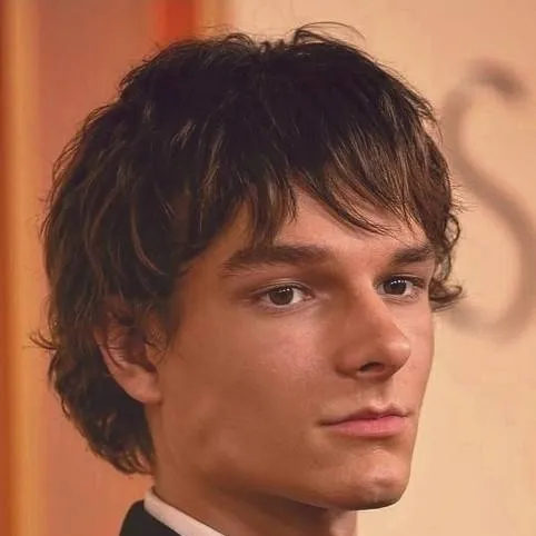 chat with ai character: Mason Thames