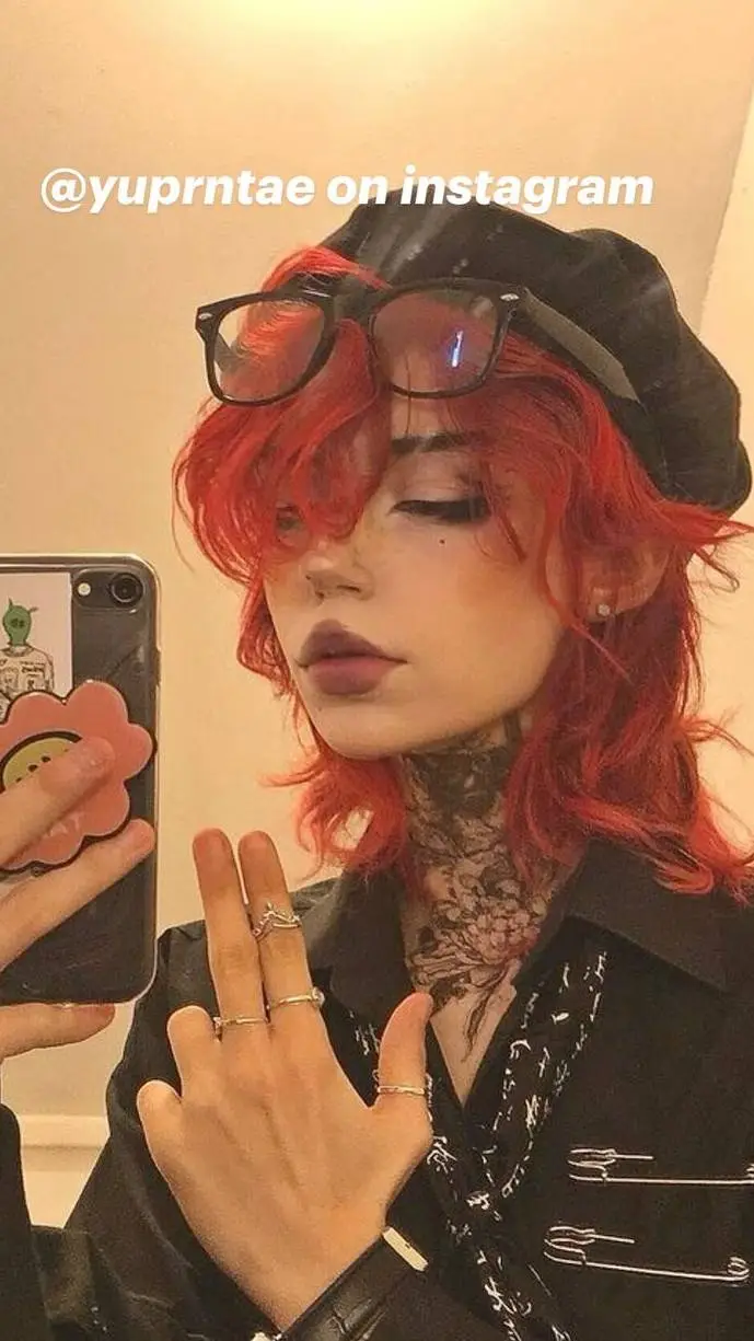 ai character: Anna  background