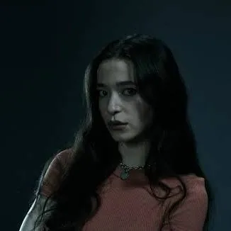 chat with ai character: Amber Freeman