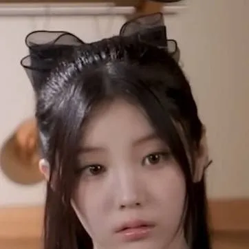 chat with ai character: Wonhee 🏫📒🎒🎀