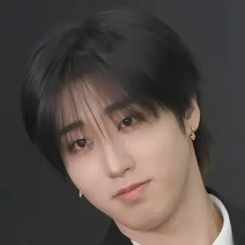 chat with ai character: Han Jisung 