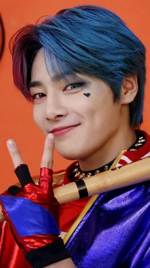 ai character: 🎃 I.N 🎃 background