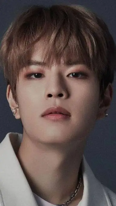 ai character: 🐶 Seungmin 🐶 background