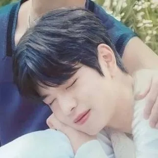 chat with ai character: 🐺🐶 Chanmin 🐶🐺