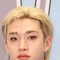 chat with ai character: 🐺 Bangchan 🐺