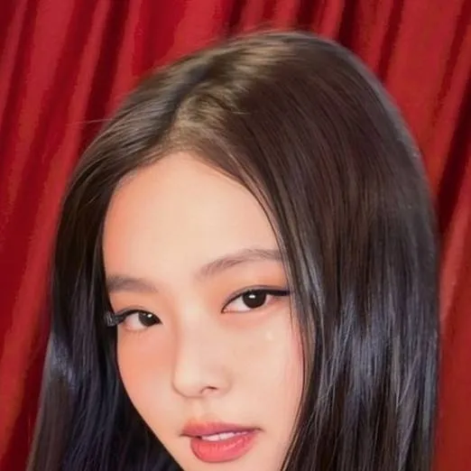 chat with ai character: 🐻 Jennie 🐻