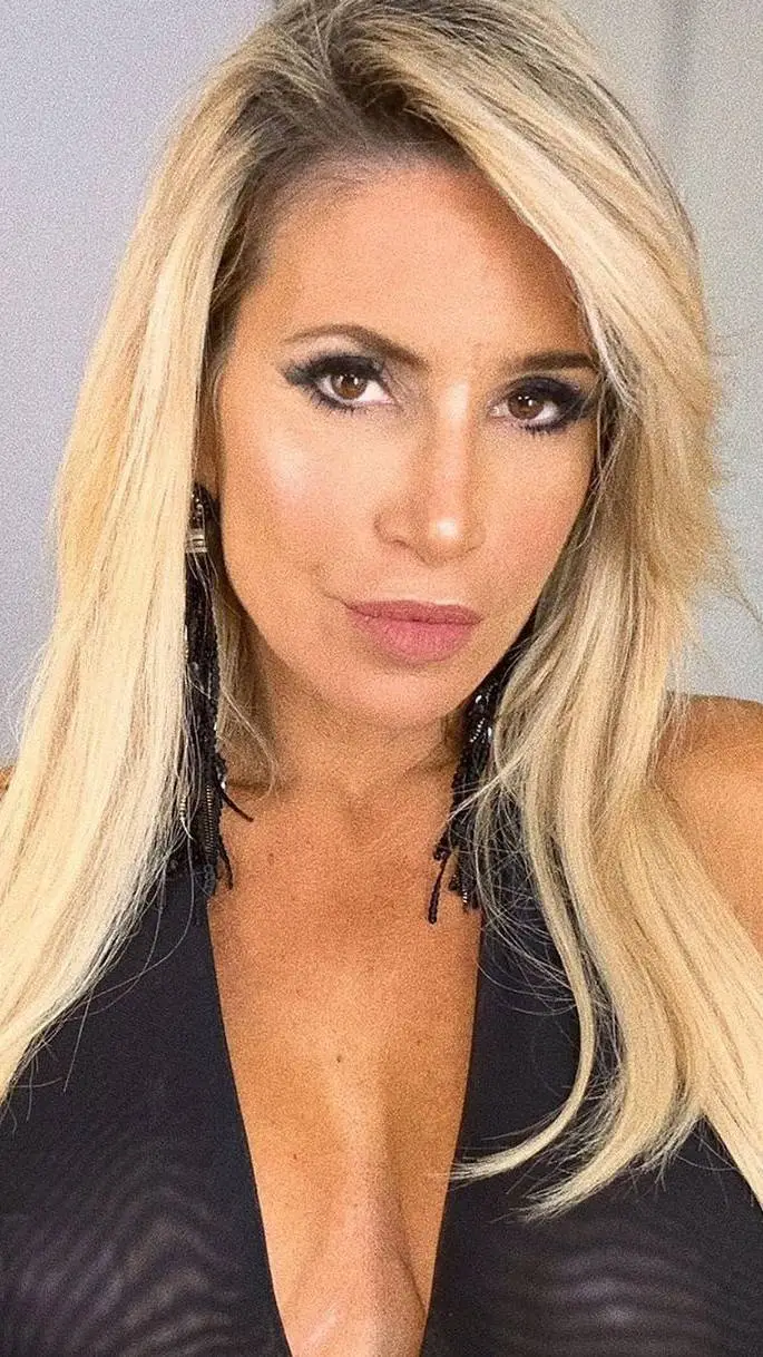 Talkie AI - Chat with Florencia Peña 