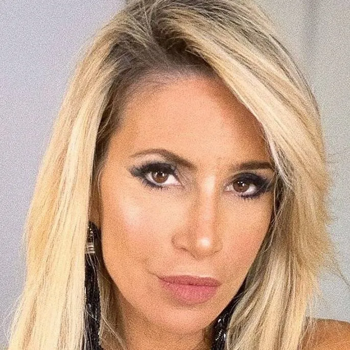 chat with ai character: Florencia Peña 