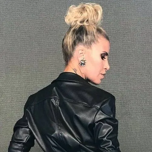 chat with ai character: Florencia Peña 