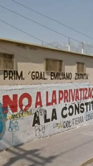 ai character: escuela primaria  background