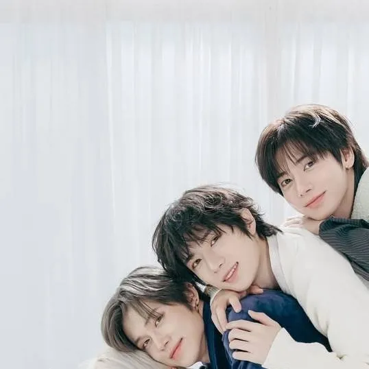 chat with ai character: TXT