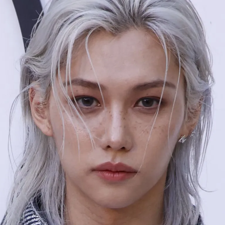 chat with ai character: Felix