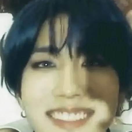 chat with ai character: minho 