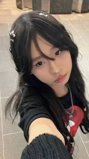 ai character: Prinsess Amelia background